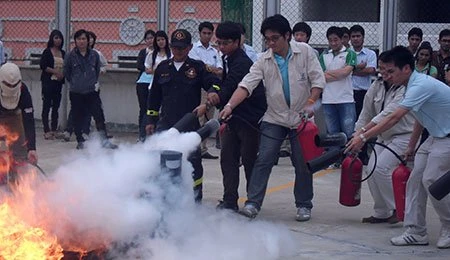 หลักสูตรฝึกอบรมหลักสูตรดับเพลิงขั้นต้นประจำปี 2554 