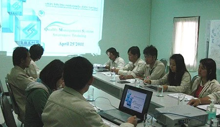 อบรมหลักสูตรสร้างความตระหนักในระบบการบริหารจัดการของบริษัทและความปลอดภัยเบื้องต้นในการทำงานสำหรับพนักงานใหม่ 