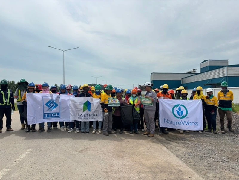 CSR CLEANING ALONG THE PUBLIC ROADS